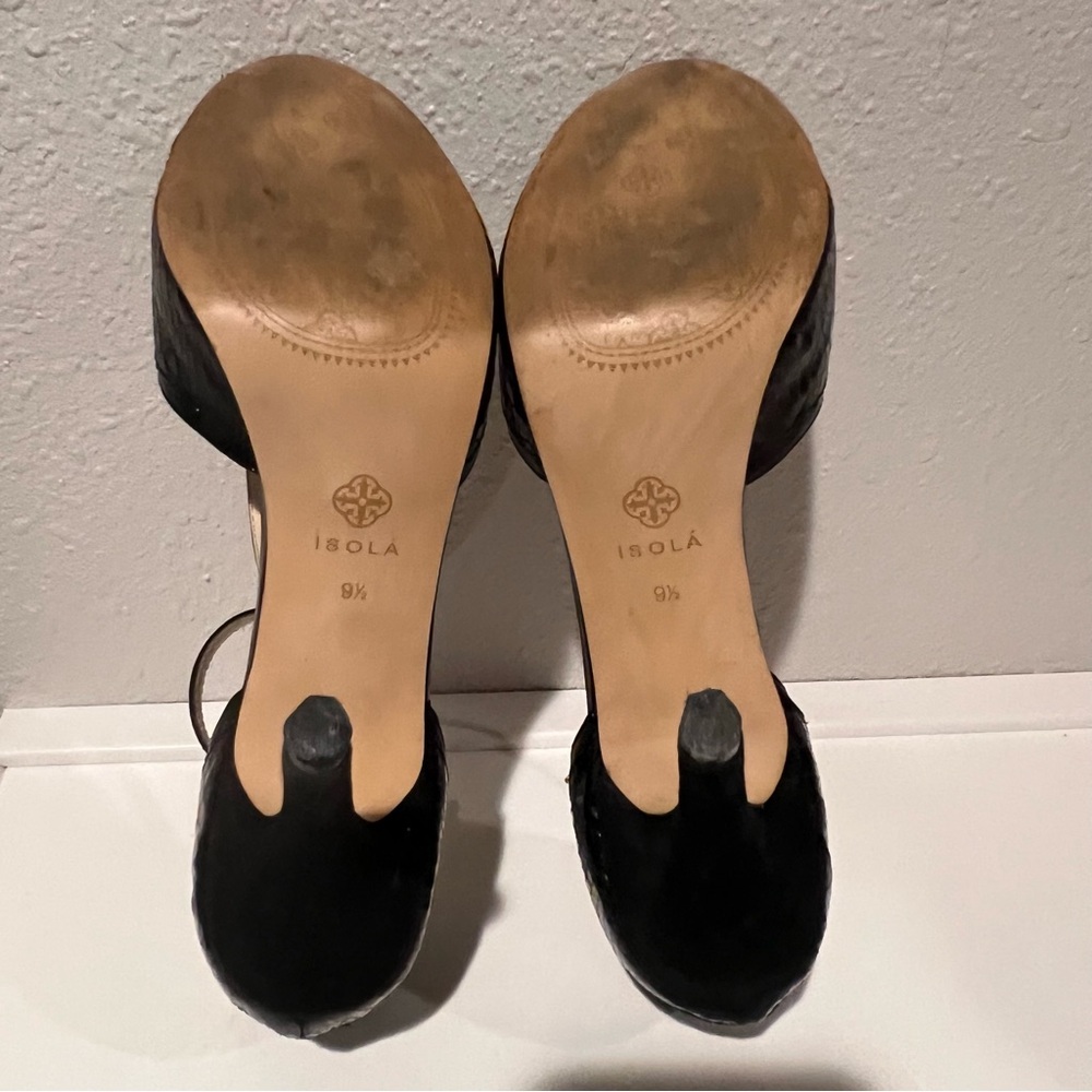 Isola Catalina Black King Suede Snake Print Peep Toe T Strap Heels Size 9.5 - Picture 10 of 13